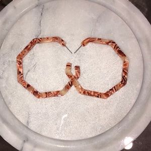 5/$25 Amber & Peach Hexagon Earrings